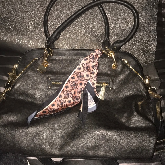 Purses - Picture 4 of 16